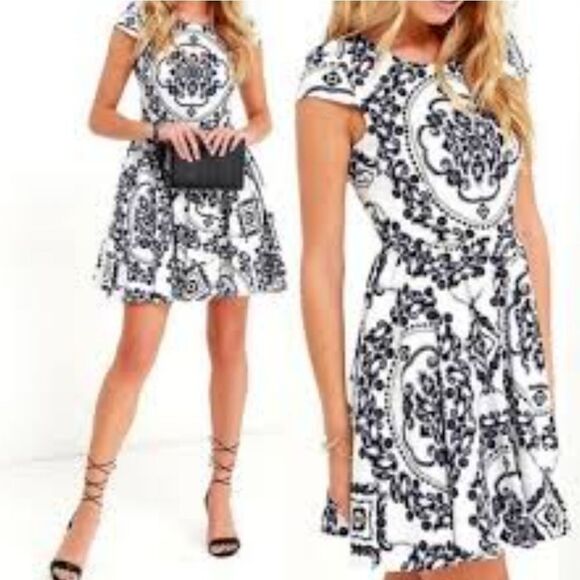 BRAND NEW VENUS FLORAL DAMASK PLEATED BODICE FIT AND FLARE DRESS - Picture 1 of 13